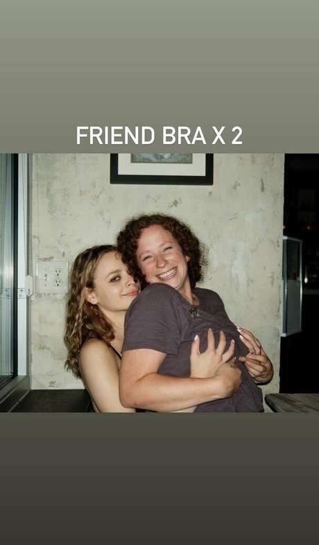 Joey King exklusive nackten bild