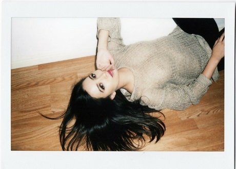 Christian Serratos perfekte nackte galerien