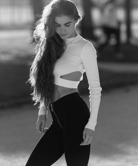 zierliche asiatische onlyfans xxx top bilder