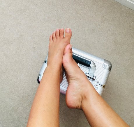 18 teen onlyfans nackt erwachsene bild