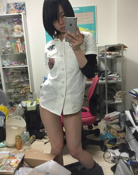 Iiniku Ushijima model pornographische bild