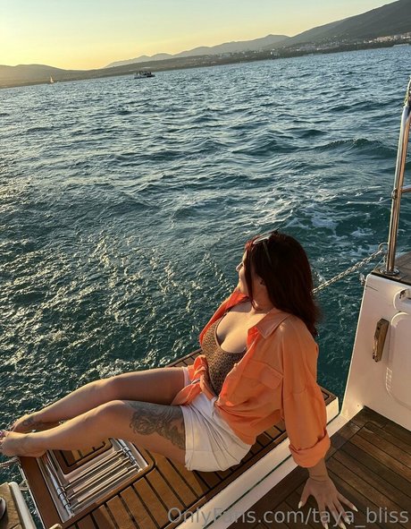 taya bliss schauspielerin erwachsene fotos