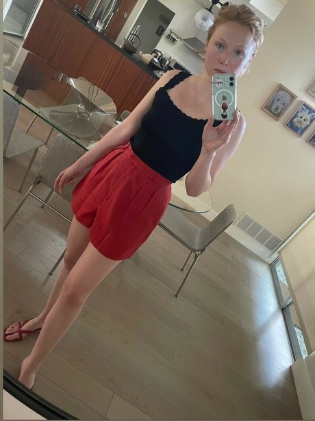 Molly Quinn model perfekte foto