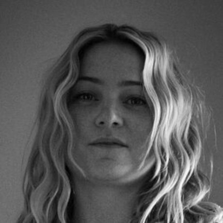 Ashton Sookie schauspielerin nacktheit fotos