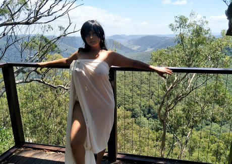 Aiysha Saagar exklusive erwachsene foto