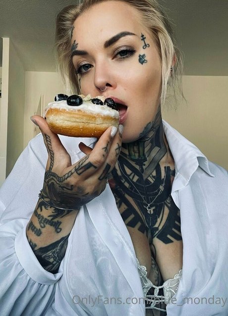 blue monday schöne pornostar fotos