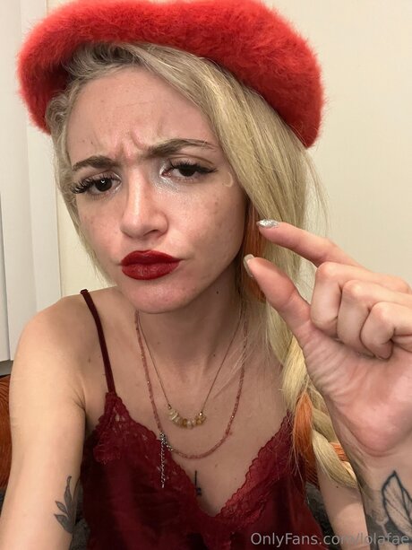 lolafae sexy nackt fotos