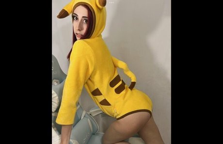 skullkitten hübsche pornostar fotos