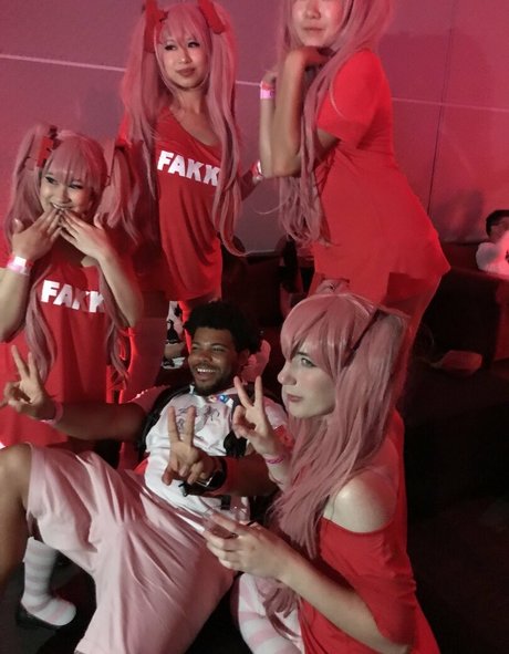 Emirichu pornostar heiße bilder