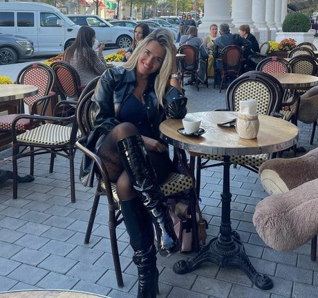 Oksana Mishyna erotische top bild