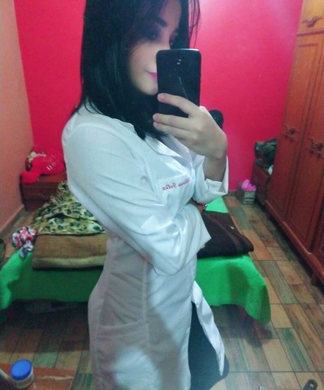 flugbegleiterin onlyfans hd pornographische fotos