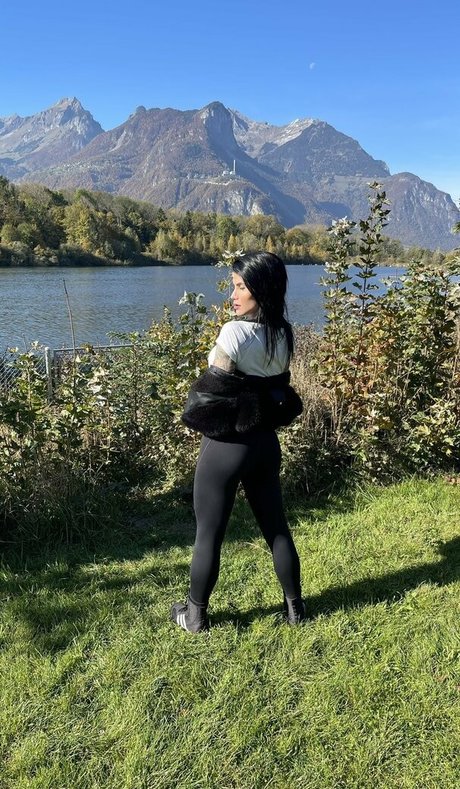 Victoria Carvalho freie nackt bild