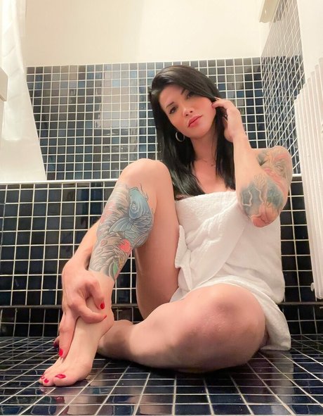 Victoria Carvalho kunst nackte bild