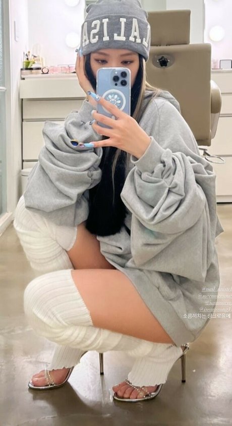 Jisoo model nackte bild