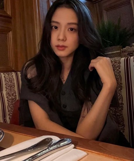 Jisoo hübsche erwachsene galerien
