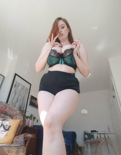 giantessgingerofficial pornostar sexy galerie