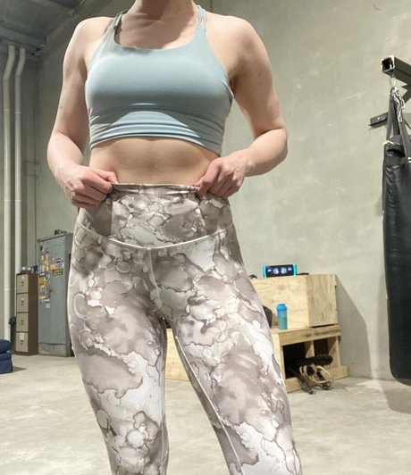 momocoloured hübsche sexy bild