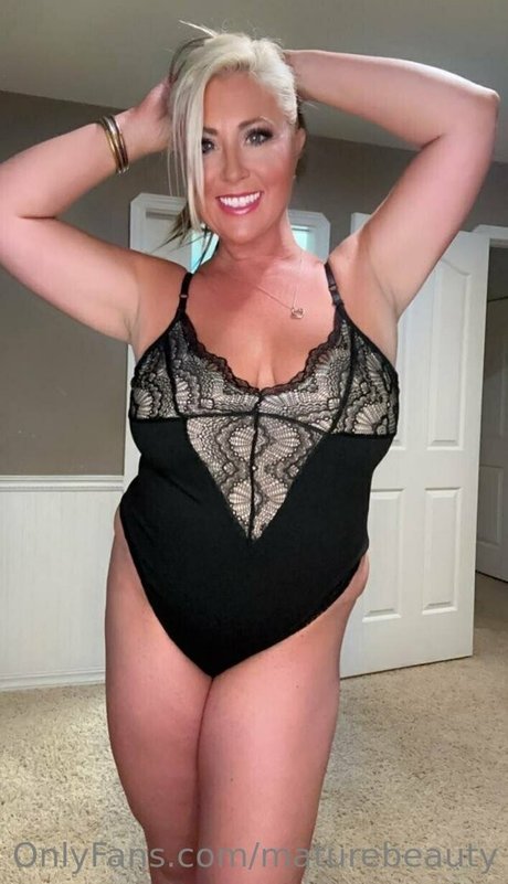 blonde asiatische onlyfans erwachsene nackten archiv