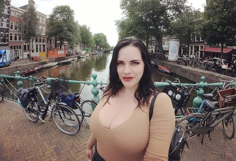 Kinsey Osborn nackt akt fotos