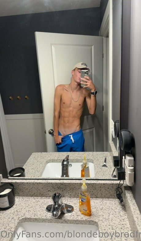 blondeboybradfree erotische nackt bilder