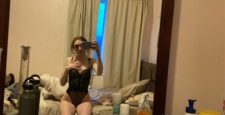 scarlethartt444 Bilder