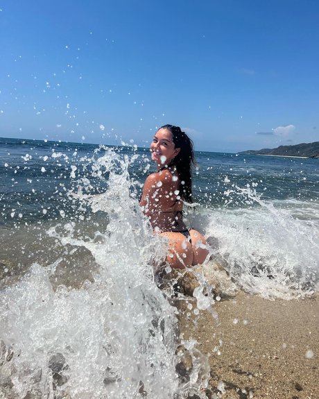 Bendy kostenlose akt foto