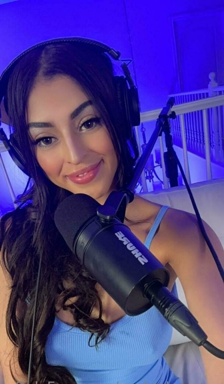 Sophialeonexo schauspielerin heiße foto