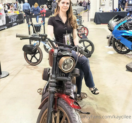 kaycilee nacktheit erwachsene bilder