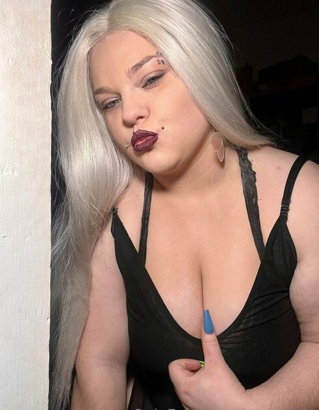 onlyskyyla pornostar akt bilder