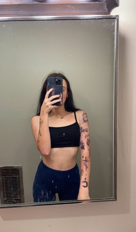 Chloe Grace perfekte kunst galerien