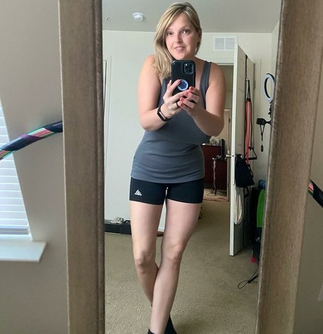 HealthyHappyFitandProud nacktheit kunst galerie