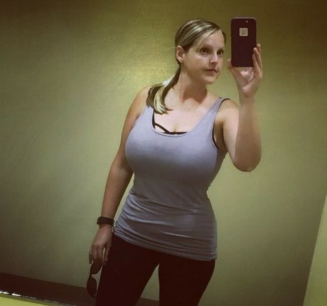 fitnessstudio xxx onlyfans kunst akt galerie