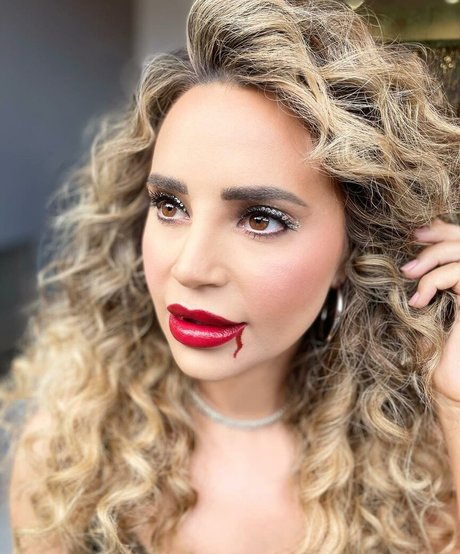 journalisten-onlyfans nacktheit kunst fotos