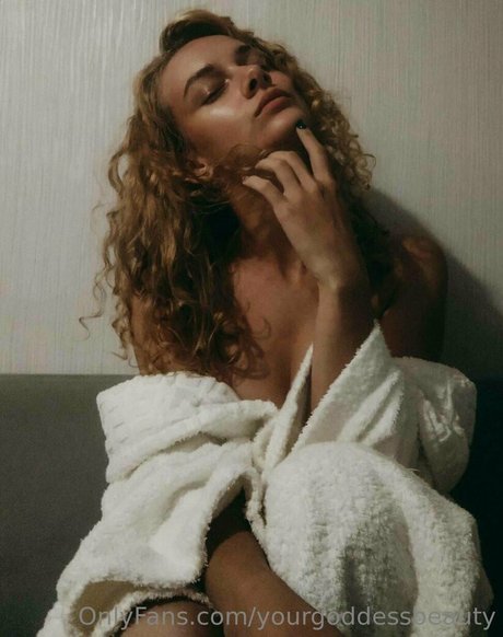 yourgoddessbeauty porno pornostar bild