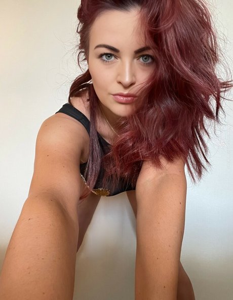 Maria Kanellis sexy kunst galerien