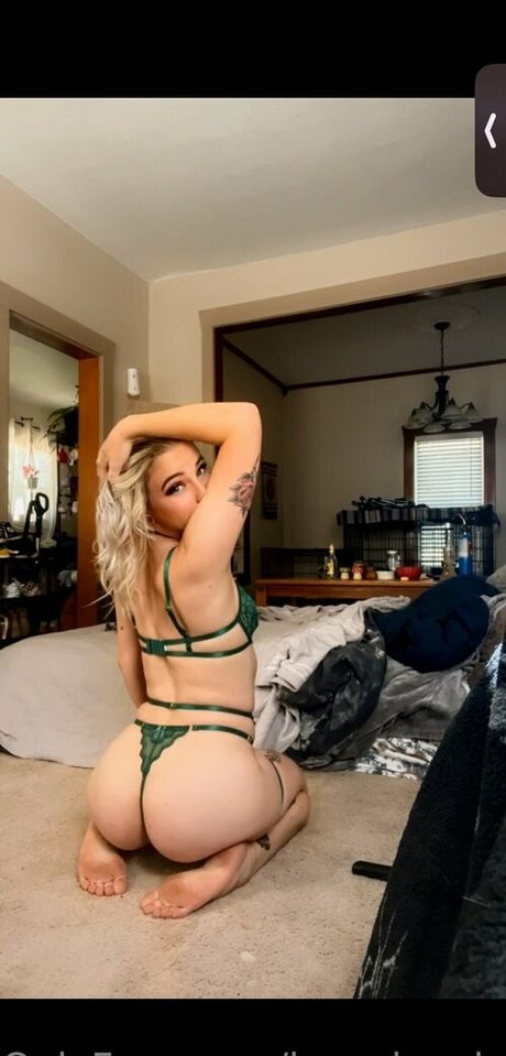 loveslovely model nackte foto