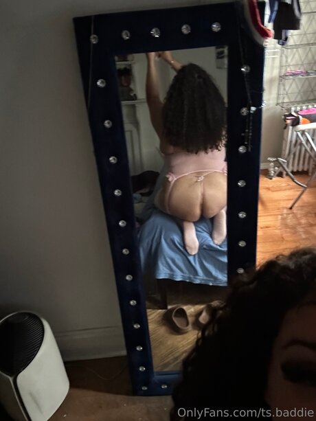 TS Baddie porno top fotos