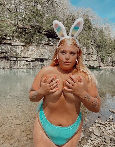 kallherkittyy model kunst foto