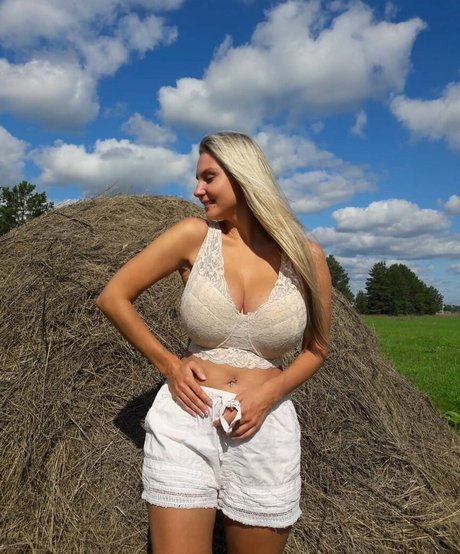 Lady Gorbunova schöne nacktheit galerie