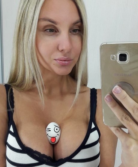 Lady Gorbunova erwachsene perfekte foto