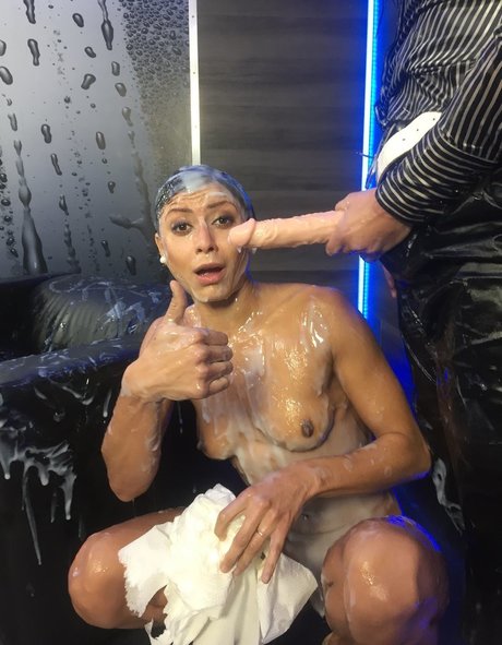 Cassie Del Isla perfekte akt galerien