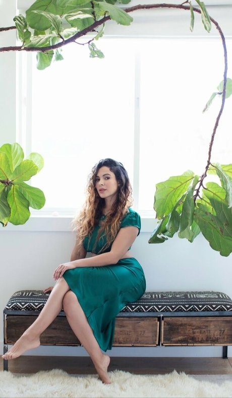 Nadine Velazquez porno beste fotos