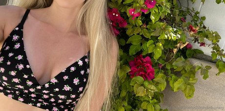 MissBlondeBunny heiße nacktheit bild