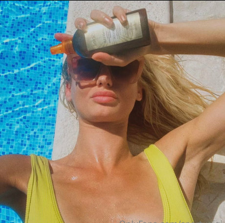 gigixgossiptalk kunst nackt bild