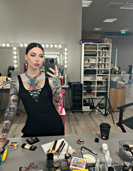 inkedines erotische pornostar bilder