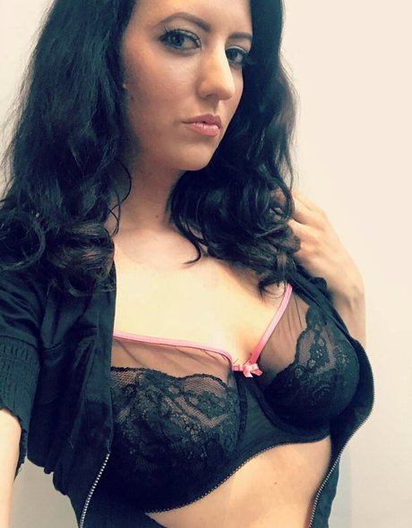 aus onlyfans nacktheit kunst galerie