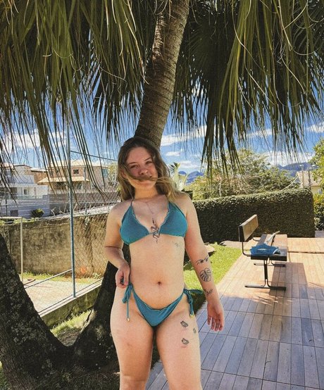 fansly onlyfans kunst nette fotos