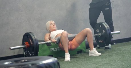 Claudia Walsh sexy akt foto