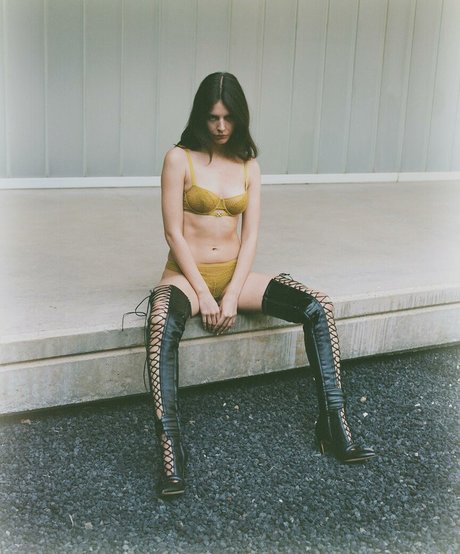 Alizee Gamberini perfekte nacktheit bilder