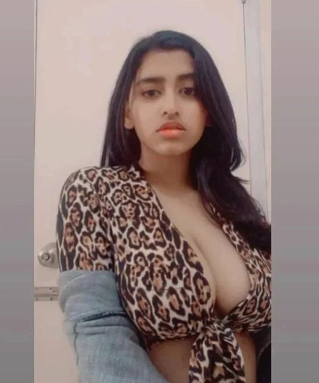Sanjana Saba erotische schöne fotos